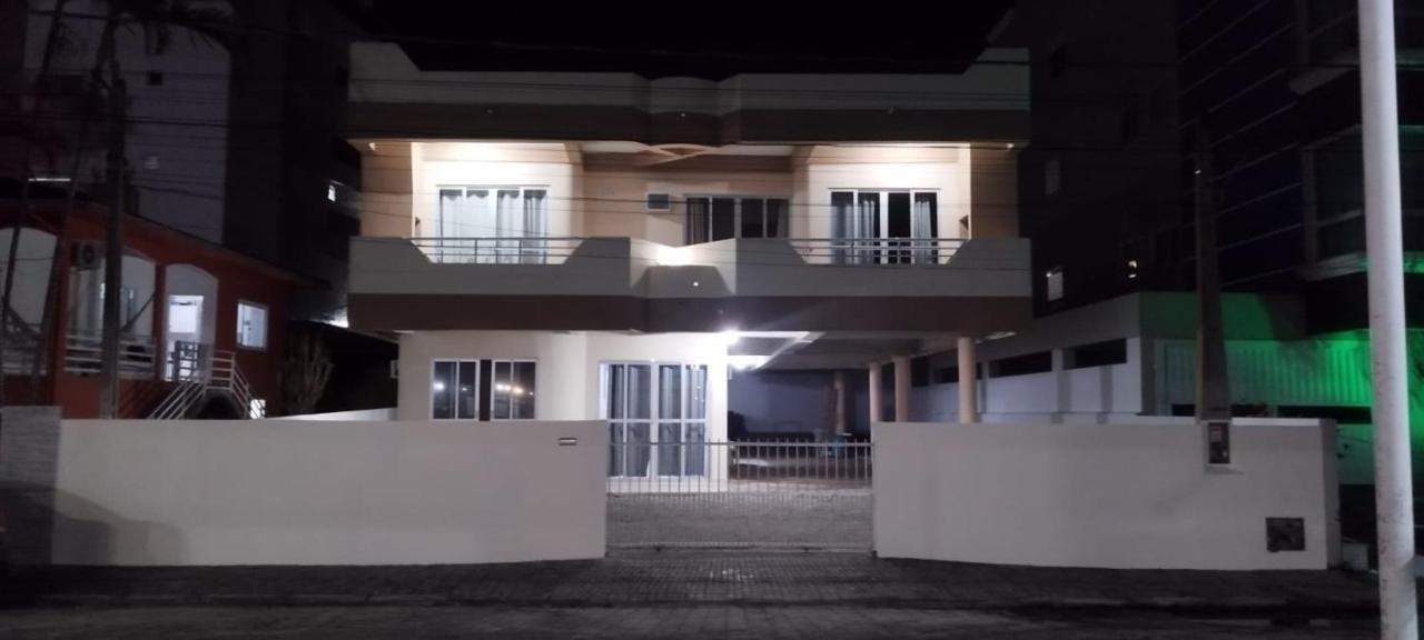 Residencial Nereu Appartement Bombinhas Buitenkant foto